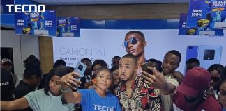 TECNO Stormed Computer Village with BBNaija’s OZO to Wrap up its Black Friday Sales Activities