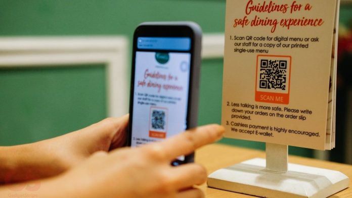 how-to-scan-qr-codes-on-iphones-gadgetstripe how to scan qr codes on iphones