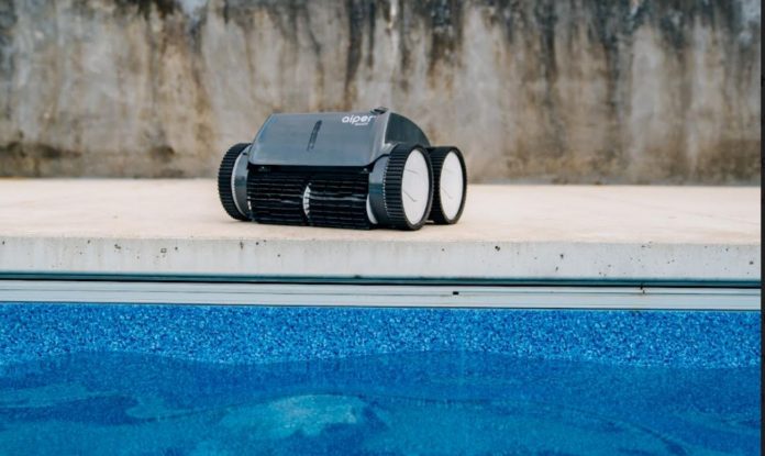 Robotic-Pool-Cleaner-gadgetstripe Robotic Pool Cleaner