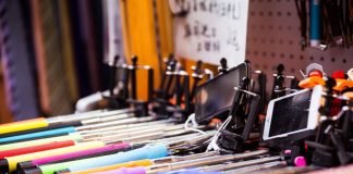Best Selfie Sticks You Can Buy For Taking Pictures 2021 best selfie sticks